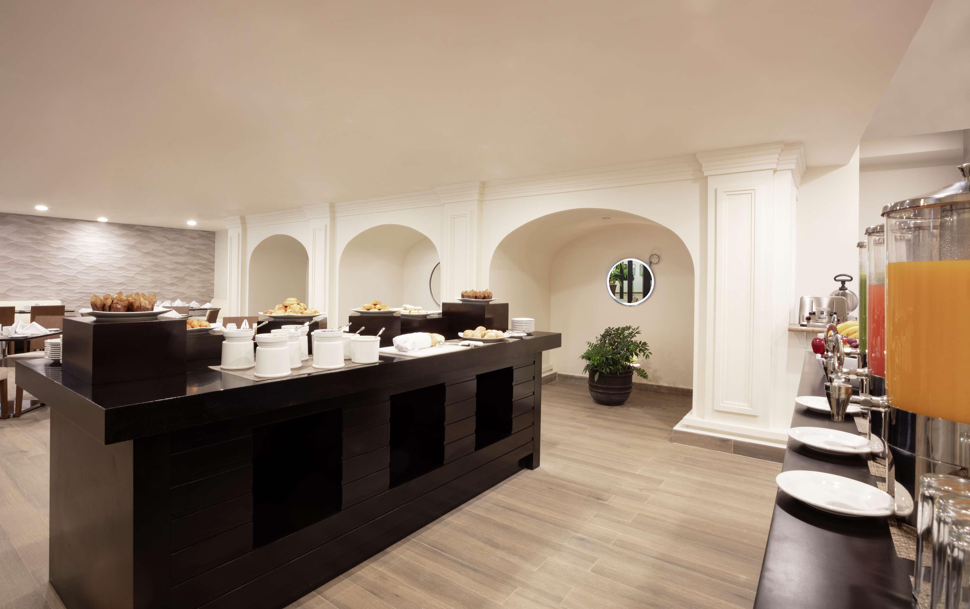 Hotel Doubletree By Hilton Toluca Exteriér fotografie