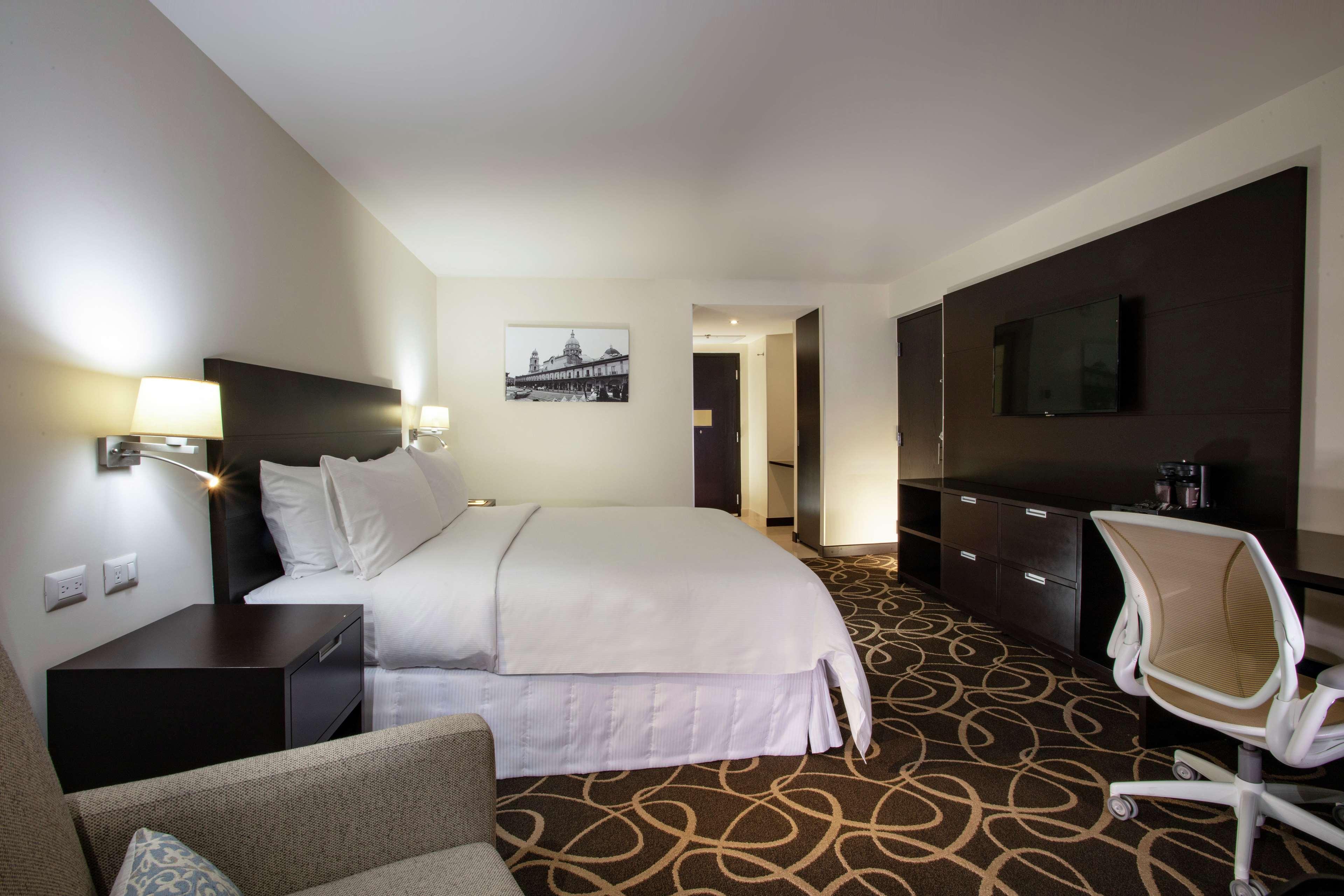 Hotel Doubletree By Hilton Toluca Exteriér fotografie