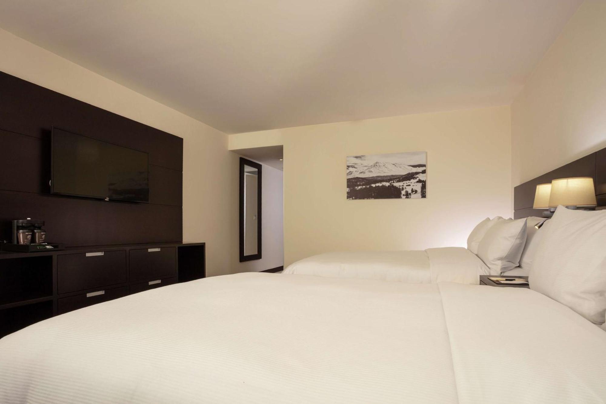 Hotel Doubletree By Hilton Toluca Exteriér fotografie