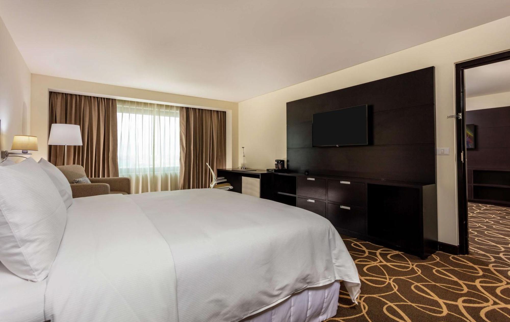 Hotel Doubletree By Hilton Toluca Exteriér fotografie