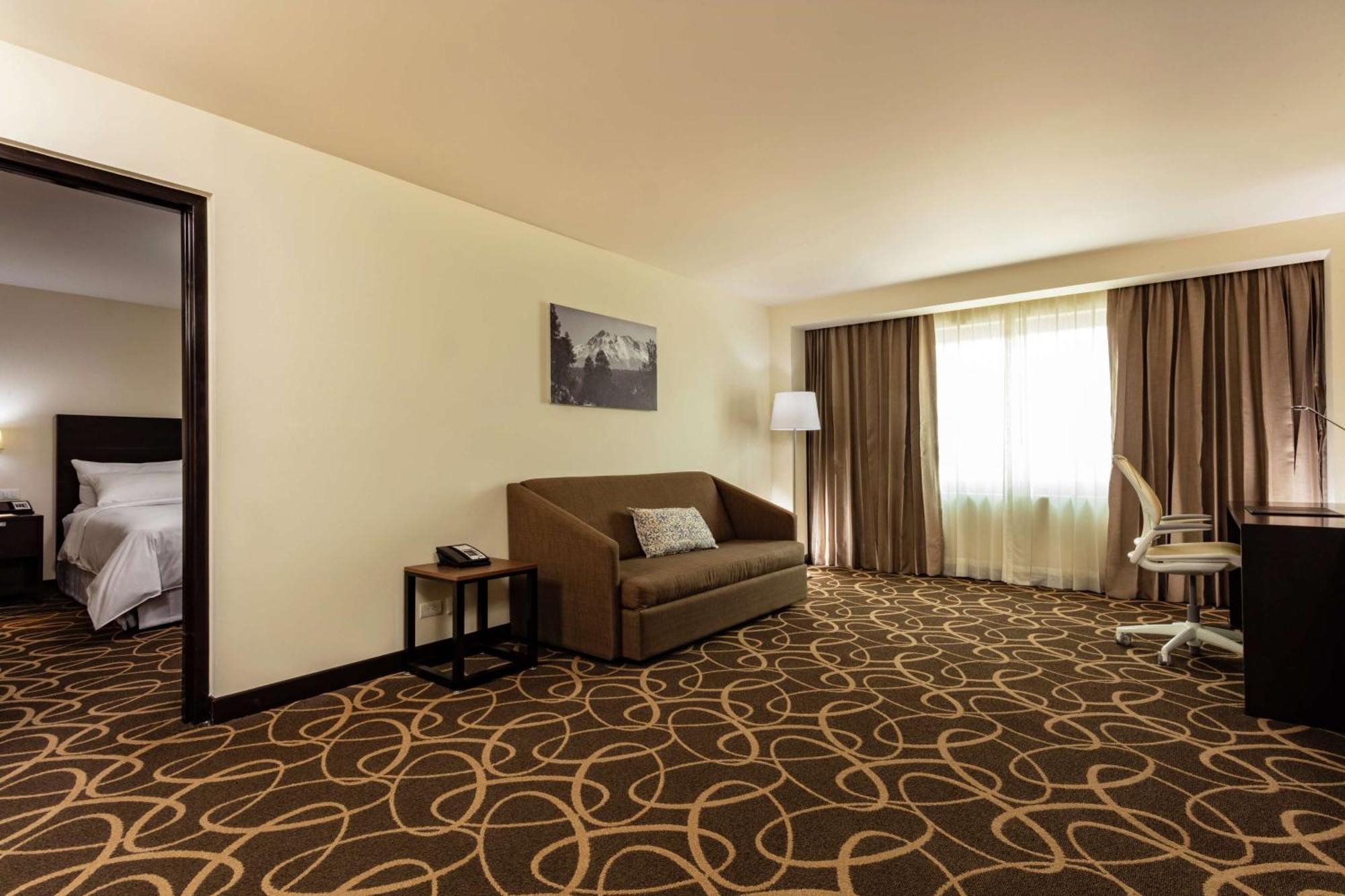 Hotel Doubletree By Hilton Toluca Exteriér fotografie