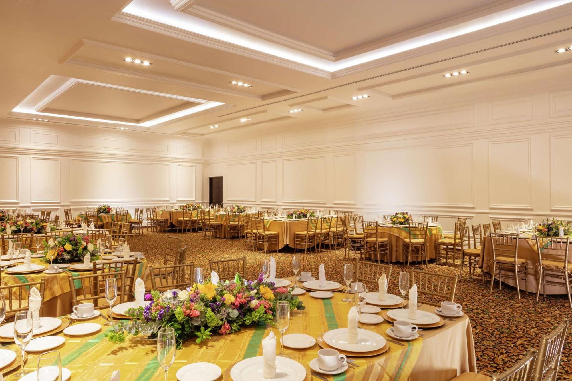 Hotel Doubletree By Hilton Toluca Exteriér fotografie