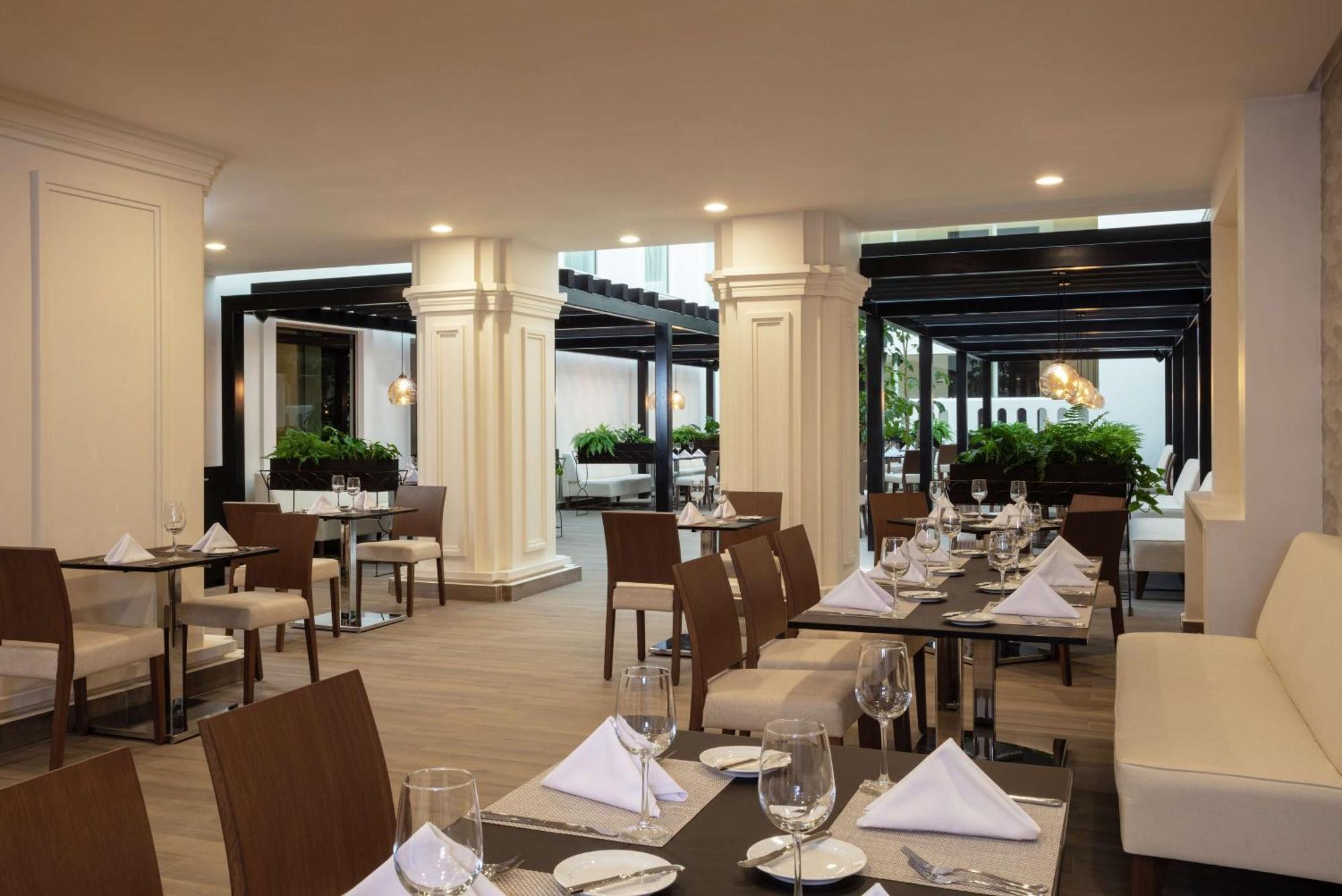 Hotel Doubletree By Hilton Toluca Exteriér fotografie