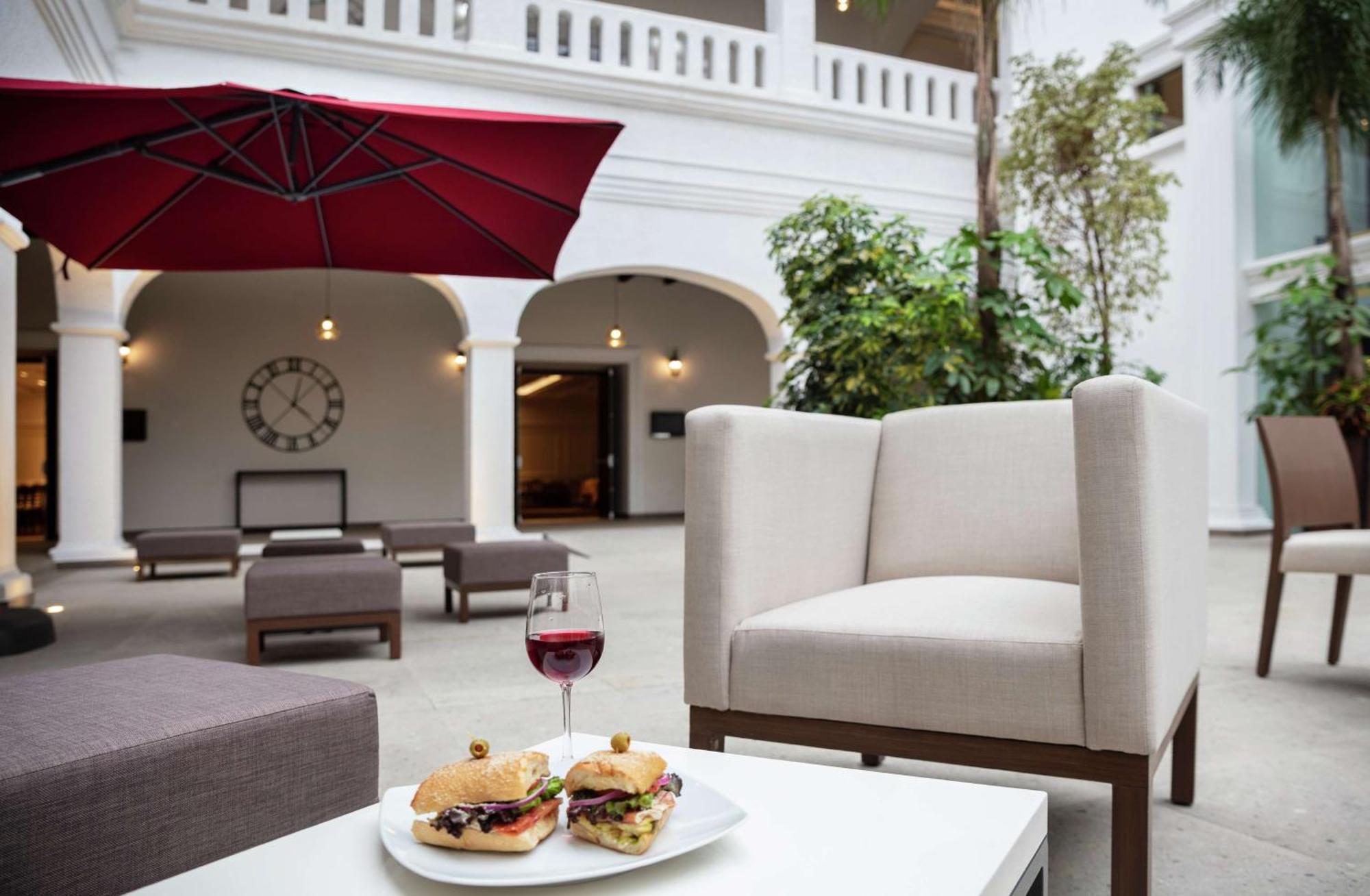 Hotel Doubletree By Hilton Toluca Exteriér fotografie