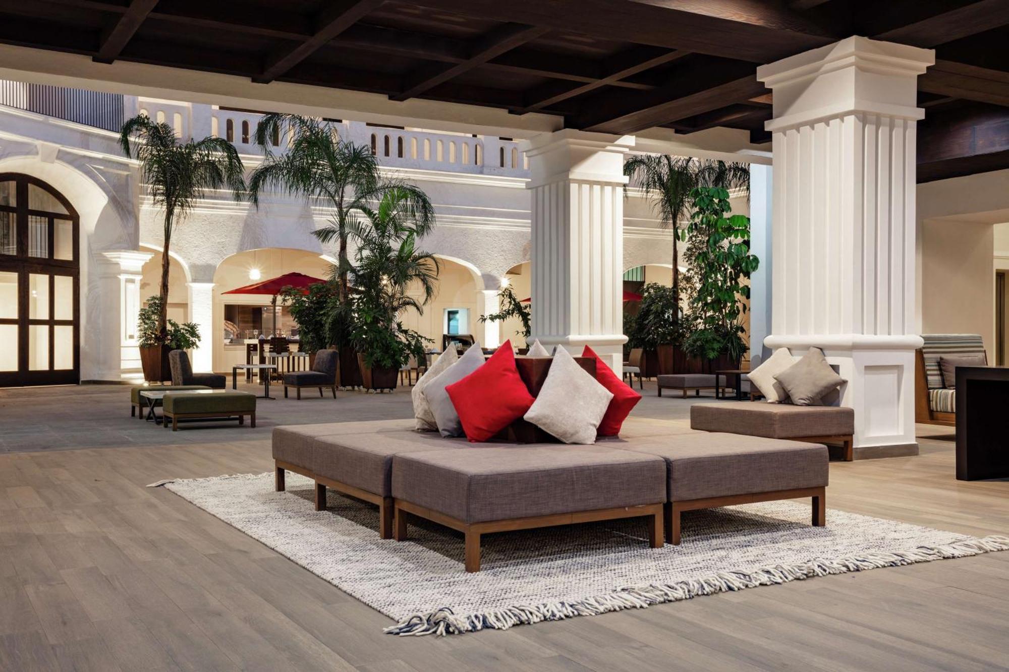 Hotel Doubletree By Hilton Toluca Exteriér fotografie